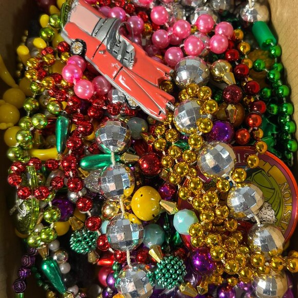Vtg Mod Mardi Gras Beads Home Decor Crafts Novelty Charms Monkey Cadillac Boots - Picture 1 of 8